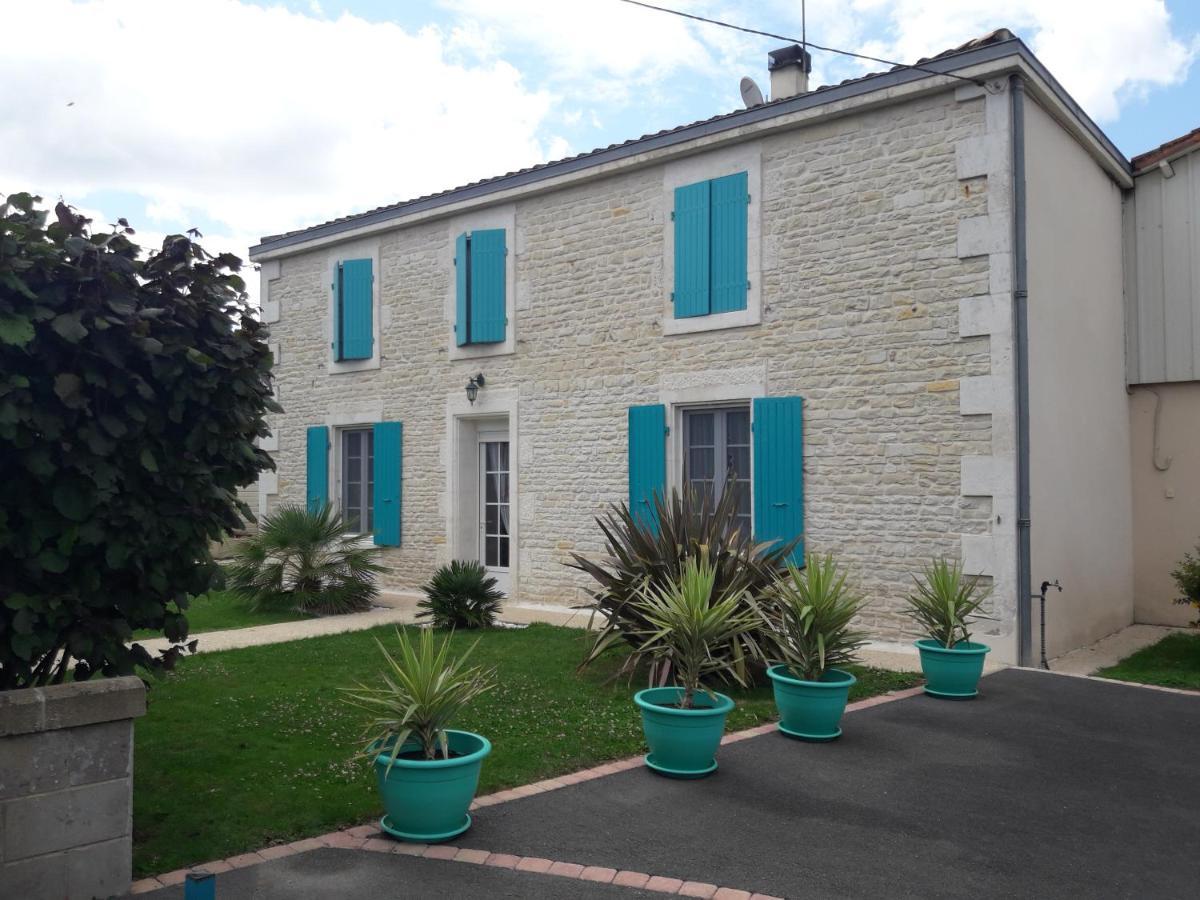Logis De Lange Studio 2 P Saint-Hilaire-la-Palud Buitenkant foto